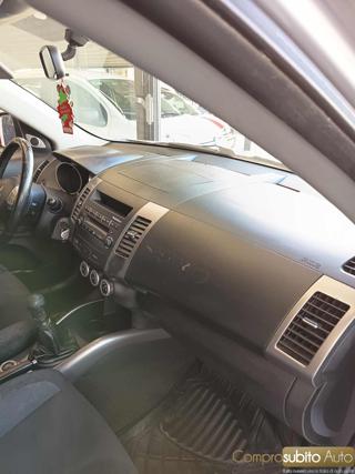 MITSUBISHI Outlander usata 26