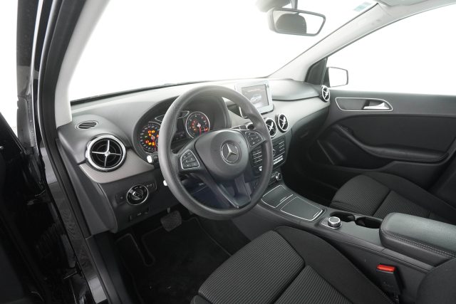 MERCEDES-BENZ CLA usata 1