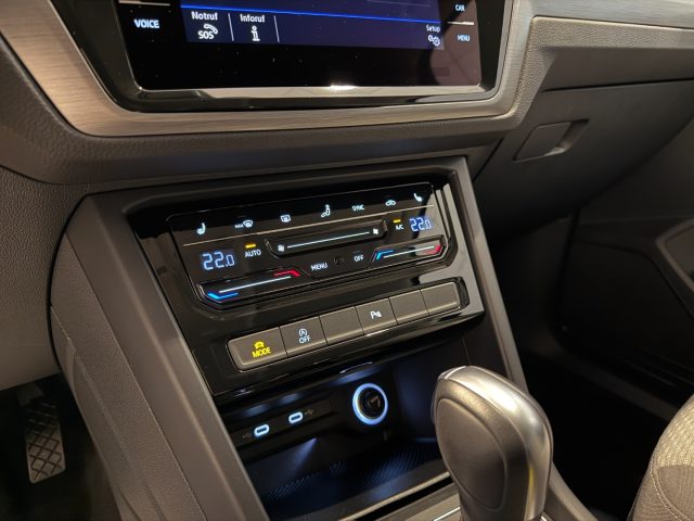 VOLKSWAGEN Touran usata, con Fendinebbia