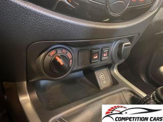 NISSAN Navara usata, con Gancio traino