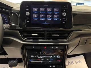 VOLKSWAGEN T-Roc usata, con USB