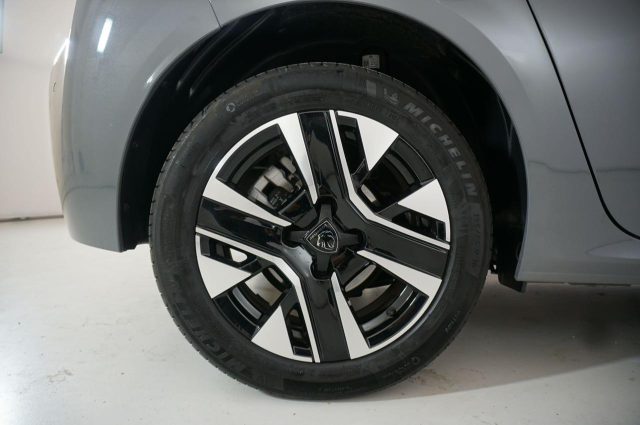 PEUGEOT 208 usata, con Autoradio