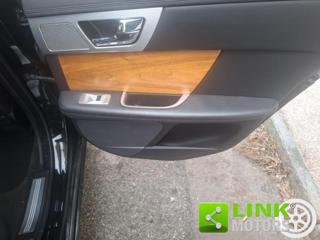 JAGUAR XF usata, con Autoradio