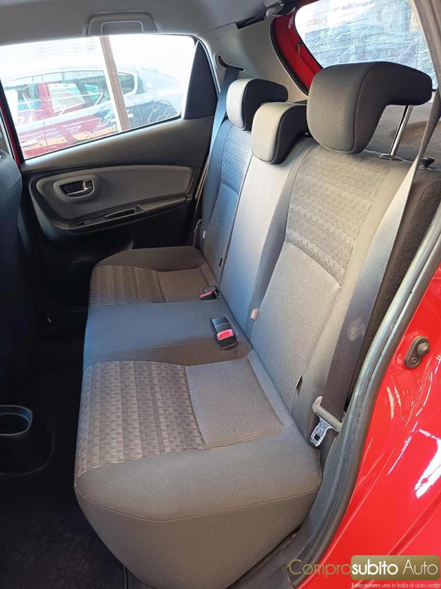 TOYOTA Yaris usata 18