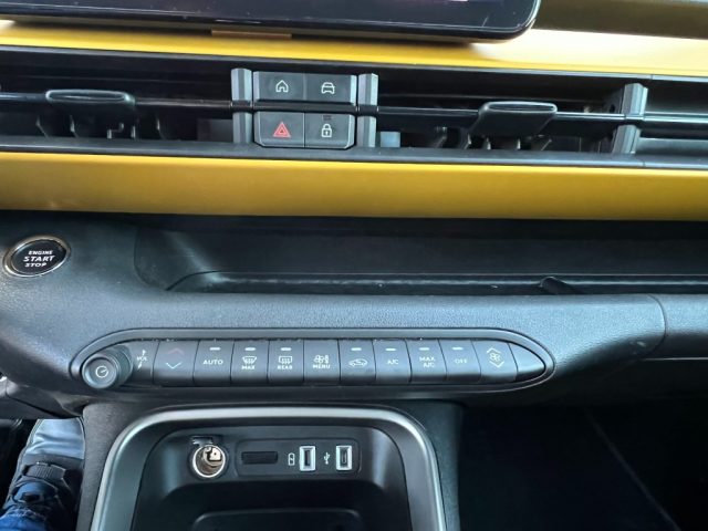 JEEP Avenger usata, con USB