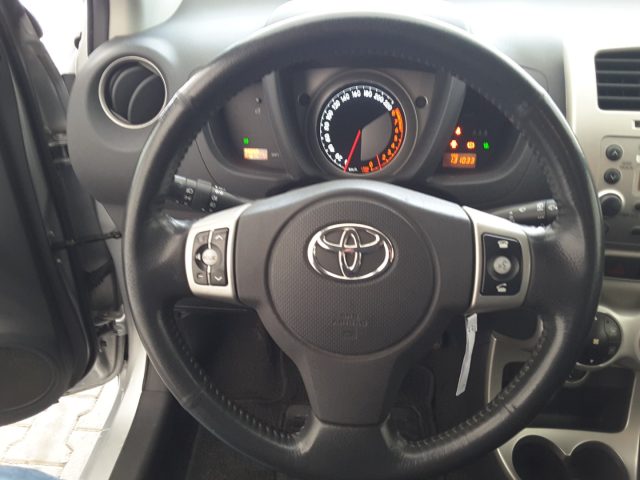 TOYOTA Urban Cruiser usata, con Boardcomputer