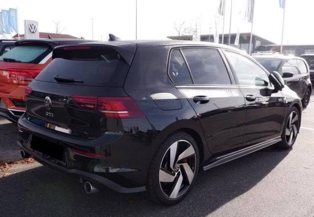 VOLKSWAGEN Golf usata, con Airbag