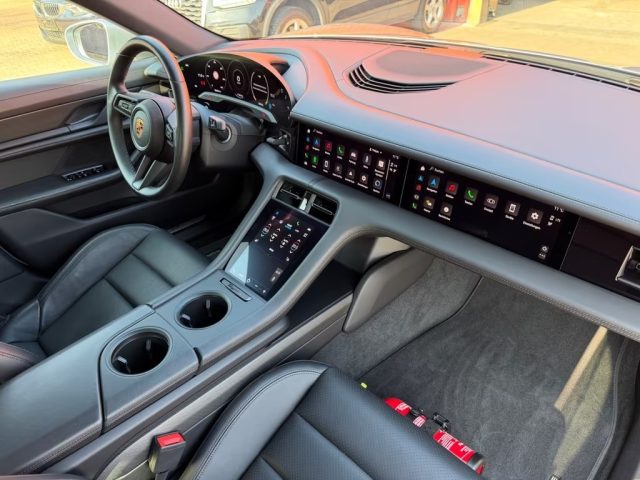 PORSCHE Taycan usata, con Regolazione elettrica sedili