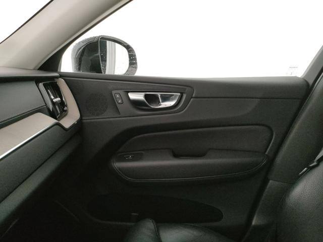 VOLVO XC60 usata, con Sedile posteriore sdoppiato