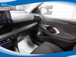 TOYOTA Yaris usata, con Touch screen