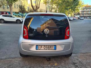 VOLKSWAGEN up! usata, con Autoradio