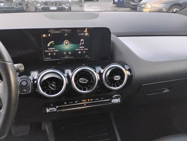 MERCEDES-BENZ GLA 200 usata, con Controllo automatico clima