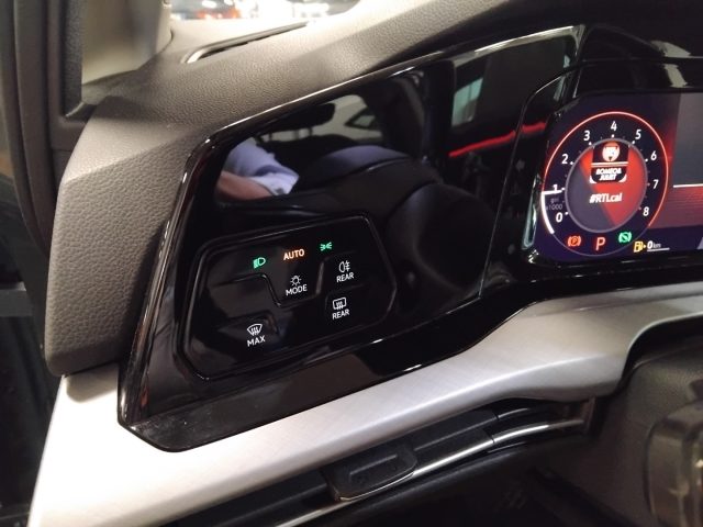 VOLKSWAGEN Golf usata 28