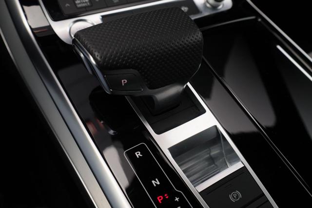 AUDI Q8 usata, con Park Distance Control