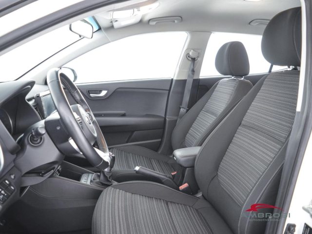 KIA Stonic usata 8