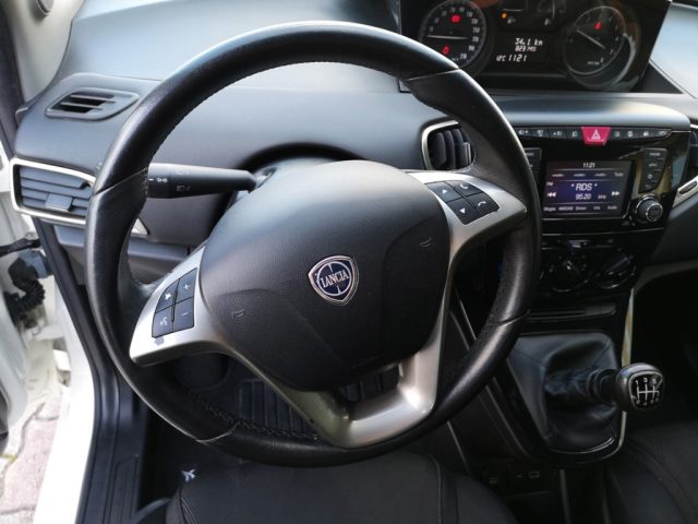 LANCIA Ypsilon usata, con Autoradio digitale