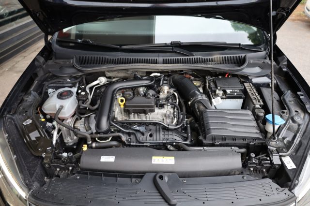 VOLKSWAGEN Taigo usata 100