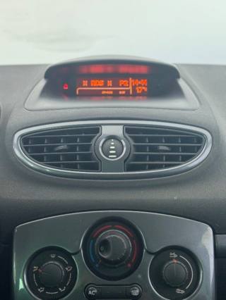 RENAULT Clio usata 13