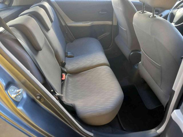 TOYOTA Yaris usata 16