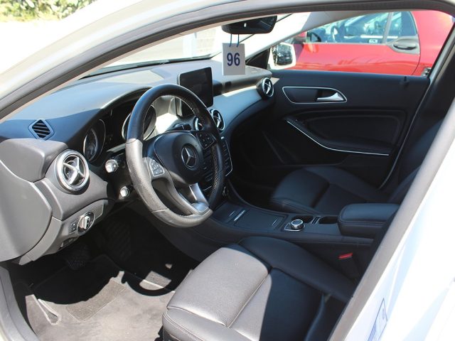 MERCEDES-BENZ GLA 200 usata, con Chiusura centralizzata