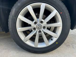 VOLKSWAGEN T-Roc usata, con USB