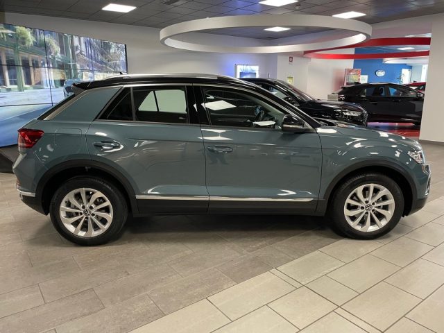 VOLKSWAGEN T-Roc usata, con USB