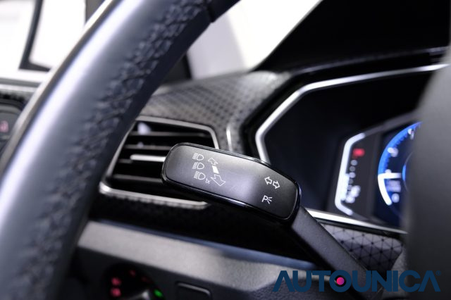 VOLKSWAGEN T-Cross usata, con Fari LED