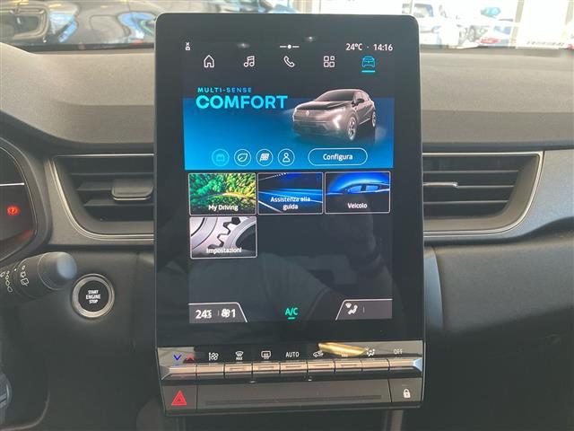 RENAULT Captur usata, con USB