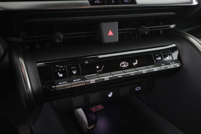 TOYOTA C-HR usata 15