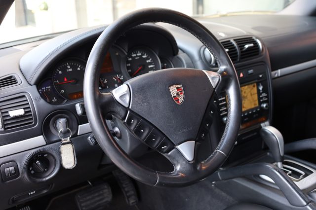 PORSCHE Cayenne usata, con Volante in pelle