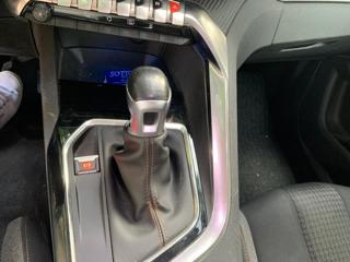 PEUGEOT 3008 usata, con Airbag testa