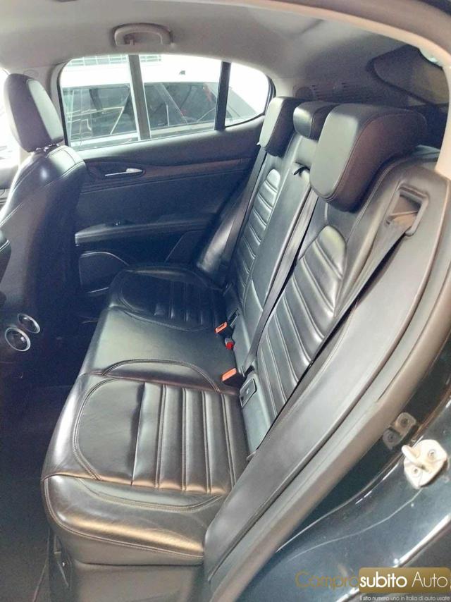 ALFA ROMEO Stelvio usata, con Specchietti laterali elettrici
