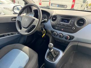 HYUNDAI i10 usata, con Autoradio