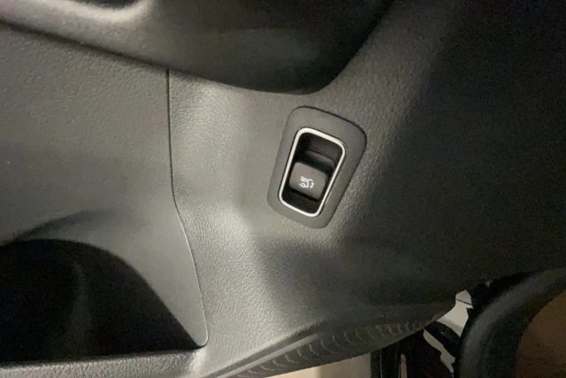 MERCEDES-BENZ GLA 200 usata, con ESP