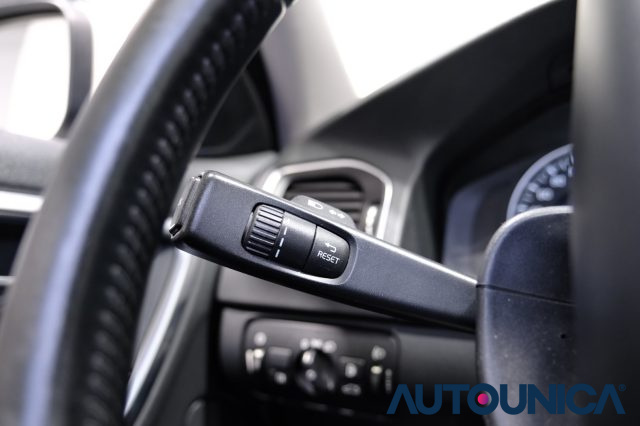 VOLVO V60 usata, con Bluetooth