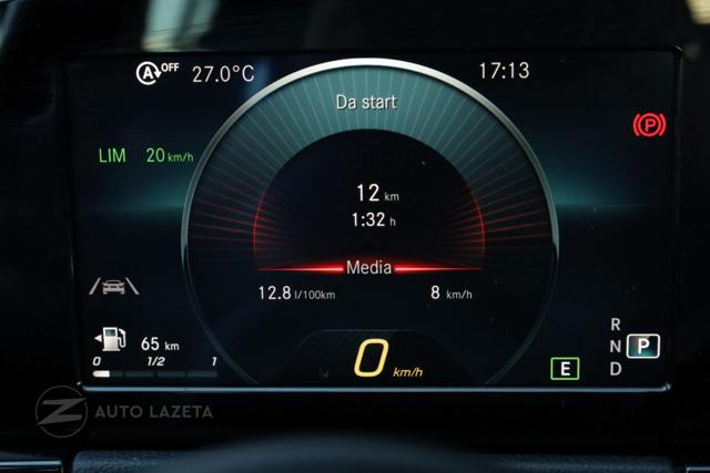 MERCEDES-BENZ GLA 180 usata, con Sensori di parcheggio anteriori
