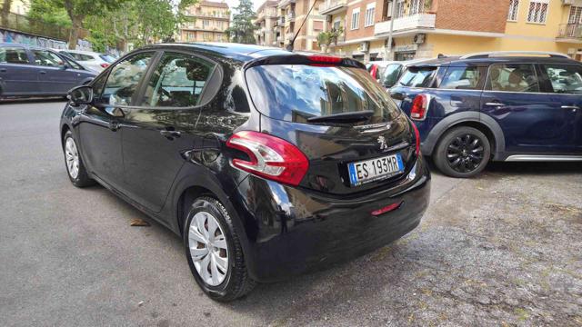 PEUGEOT 208 usata, con Autoradio