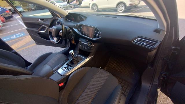 PEUGEOT 308 usata, con Sensore di luce