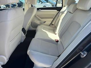 VOLKSWAGEN Passat Variant usata, con Climatizzatore