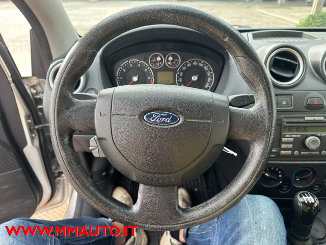 FORD Fiesta usata, con MP3