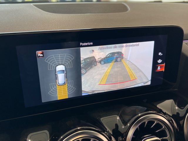 MERCEDES-BENZ GLA 200 usata, con Park Distance Control