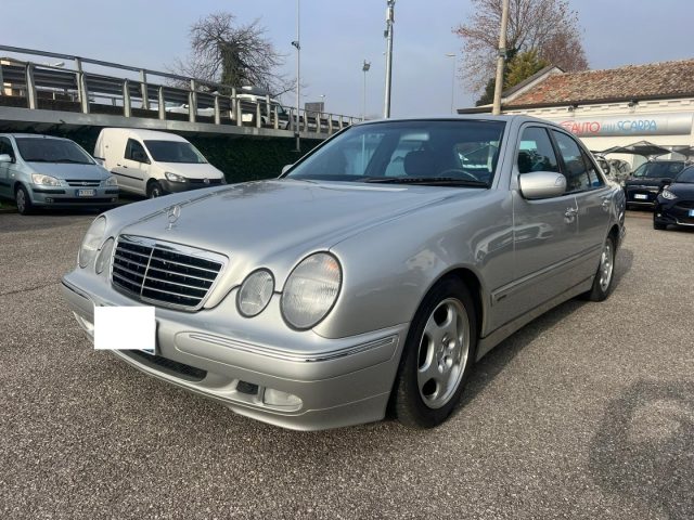 MERCEDES-BENZ E 320 usata, con Cerchi in lega