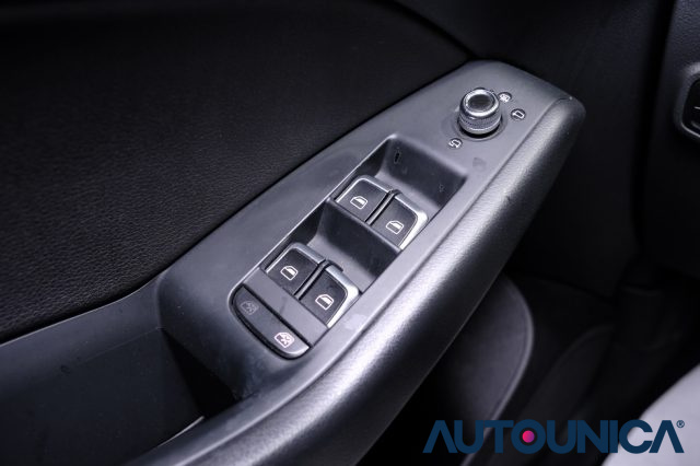 AUDI Q5 usata, con Sensori di parcheggio anteriori