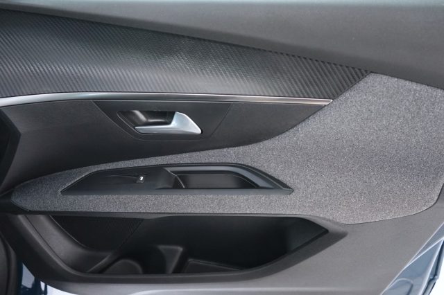 PEUGEOT 5008 usata, con Frenata d