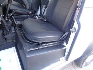 LAND ROVER Defender usata, con Cronologia tagliandi