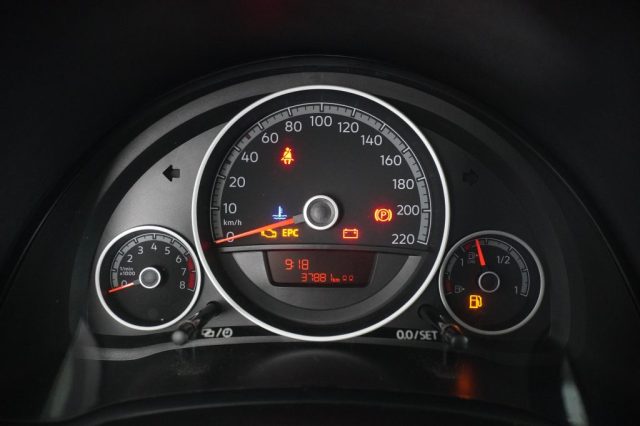 VOLKSWAGEN up! usata 6