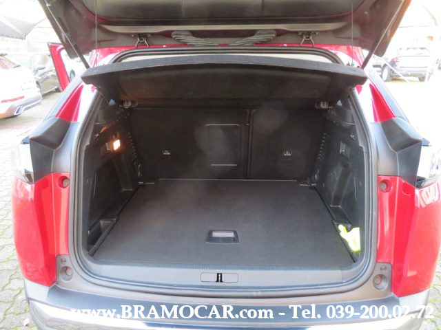 PEUGEOT 3008 usata, con Leve al volante