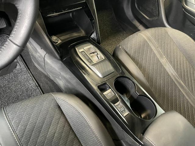 PEUGEOT 2008 usata, con Sedile posteriore sdoppiato