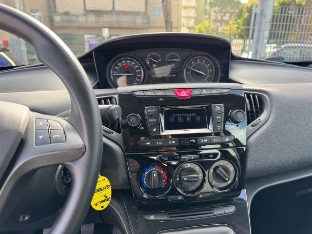 LANCIA Ypsilon usata, con Fendinebbia