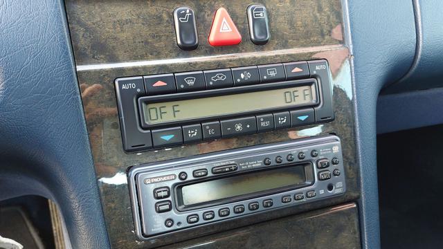 MERCEDES-BENZ E 200 usata, con Controllo automatico clima